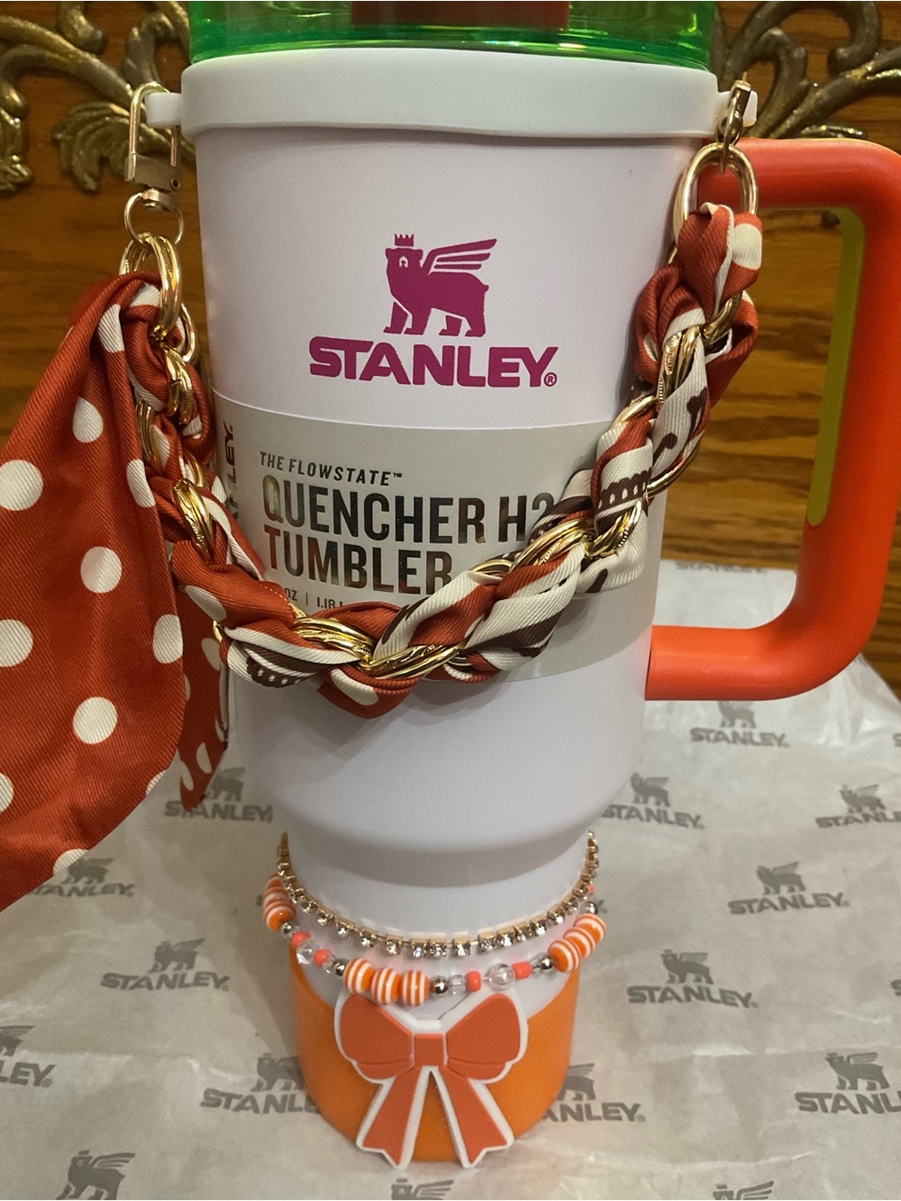 Stanley White Colorway 40oz Quencher H2.0 Tumbler with Decorative accessories - Picture 3 of 9